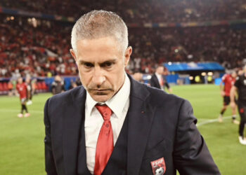 Ish-lojtari kombëtares kundër Silvinjos: Trajner shumë i dobët, duhet të largohet