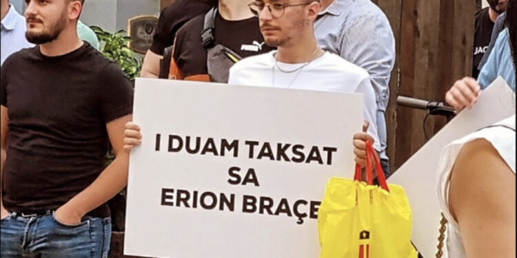 Nis protesta para Kushtetueses kundër taksimit të profesioneve të lira