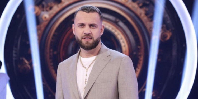 FOTO/ Luiz Ejlli ndalohet nga policia? Këngëtari ndan me ndjekësit foton