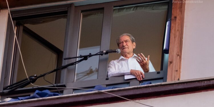 Berisha: Turp o Edi Rama se kombi nuk ka pasur kurrë si ti. Ti ke një urrejtje gjenetike ndaj shqiptarëve.