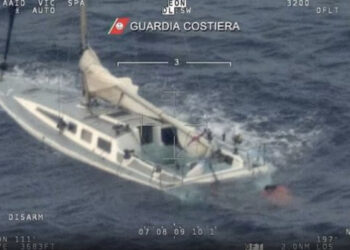 Tragjedi e dyfishtë në Mesdhe, dhjetëra emigrantë të vdekur dhe të zhdukur