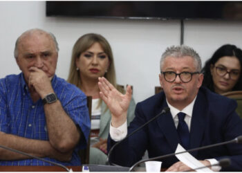 BIRN: ‘Në vdekje klinike’, Peza përballet me kritika për spastrime masive në RTSH