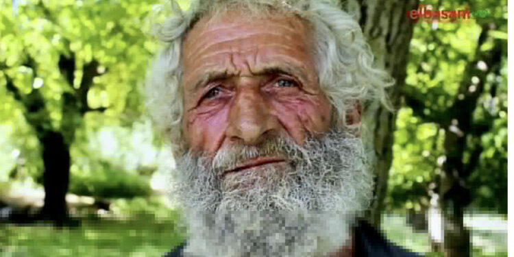 E quajnë “Tarzan”/ 76-vjeçari nga Rrajca që fle mbi pemë, në qiell të hapur