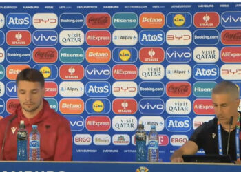 LIVE/ Konferenca para sfidës me Kroacinë, Sylvinho e Gjimshiti përballë gazetarëve