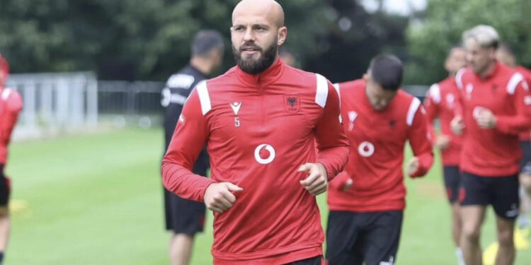 Matematika rrit besimin te Kuqezinjtë, mund të kualifikohen edhe me barazim