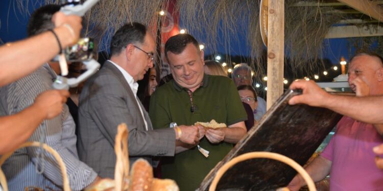 Zbulohet skandali/ Taulant Balla bëri formacionin e kombëtares në europian, luante bilardo me lojtarët