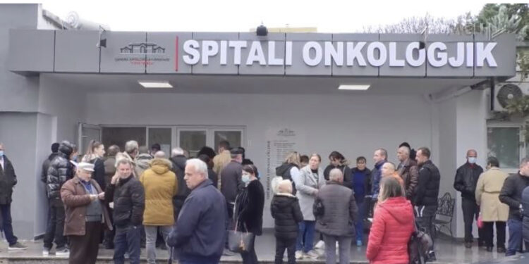 ‘Paguaj ose vdis’/ Përgjimet, si bëhet pazari me jetën në QSUT?