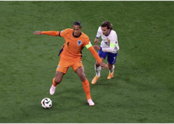 VIDEO/ Ritëm i lartë dhe raste të shpërdoruara, Holanda dhe Franca ‘luftë’ në 45 minutat e para