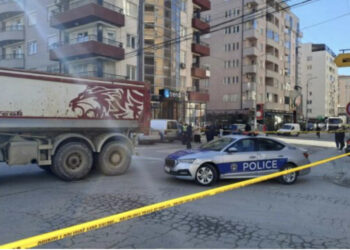 Dy të vdekur në aksidente në fundjavë