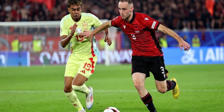 Mario Mitaj renditet mes 10-të mbrojtësve më të mirë në Euro 2024