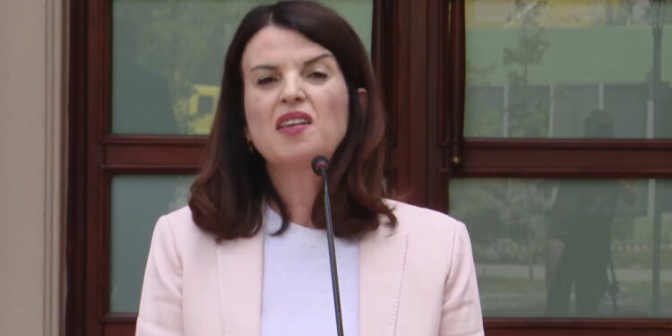 Qeveria: Rritje pagash për mjekët! Hetim skandalit të Onkologjikut