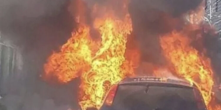 Po furnizohej me karburant, merr flakë automjeti në Korçë! Shoferi dhe babai i tij pësojnë djegie në trup