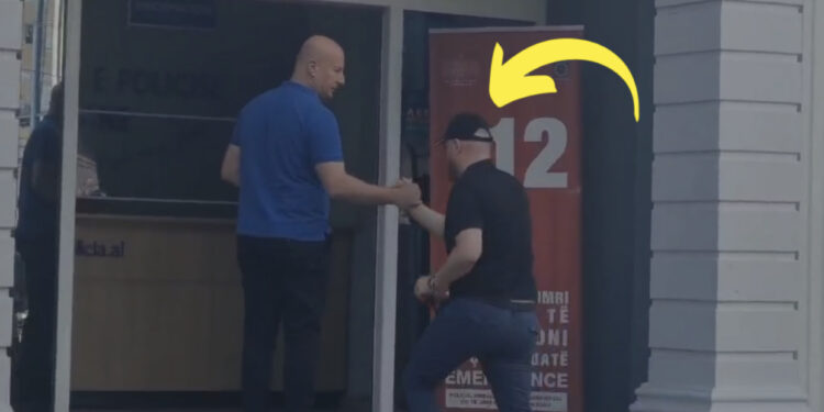 Dorëzohet ish-shefi i AMP-së që denigroi drejtuesit e policisë