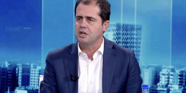 Bylykbashi: Të gjithë shqiptarët që kërkojnë rotacion të vijnë në protestë