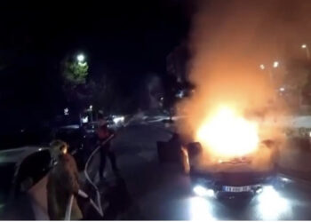 Vlorë, makina merr flakë, shpëton drejtuesi