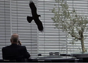 Rama i jep zemër kombëtares: Spanja? Topi është i rrumbullakët