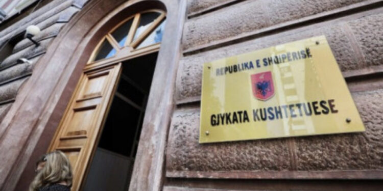 Gjykata Kushtetuese rrëzon ligjin për tatimin mbi profesionet e lira