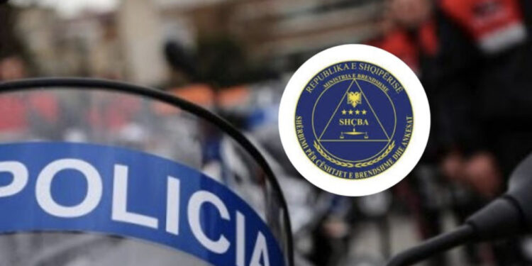 Hapi doganën duke mbushur xhepat, arrestohet polici i Rinasit