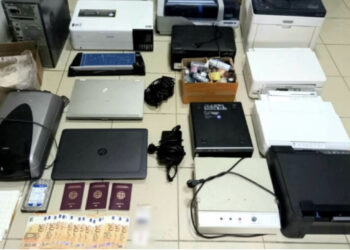 Korçë, prodhonte dokumente të falsifikuara, arrestohet 58-vjeçari