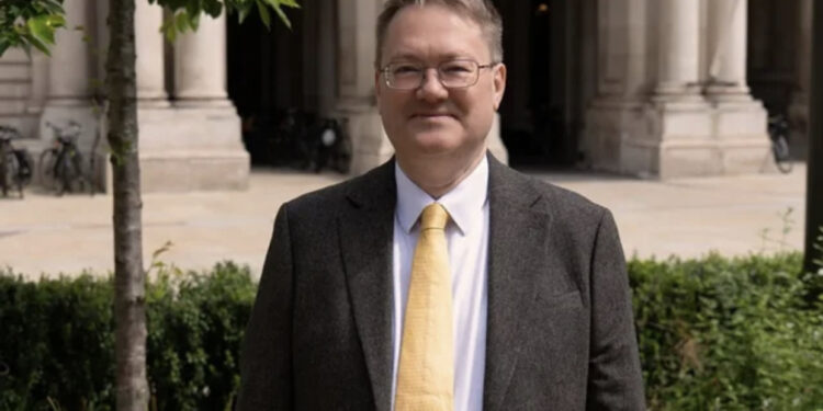 Emri/ Emërohet ambasadori i ri britanik në Tiranë