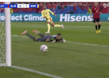 VIDEO/ Kundërsulm i furishëm i Spanjës, Ferran Torres tund rrjetën e Strakoshës