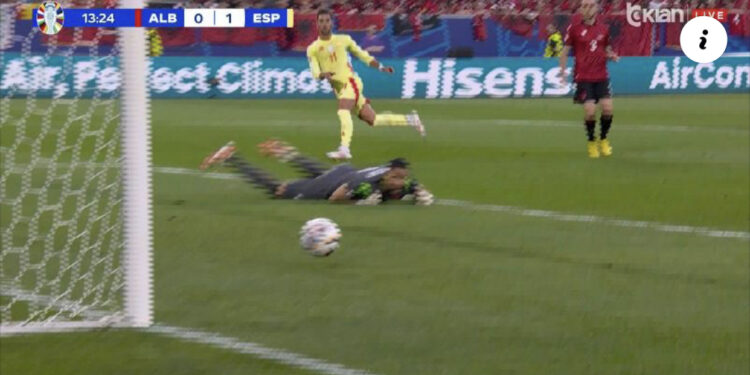 VIDEO/ Kundërsulm i furishëm i Spanjës, Ferran Torres tund rrjetën e Strakoshës
