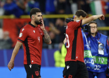 Tifozët i vënë fajin te goli i Barellas, Hysaj detyrohet të mbyllë rrjetet sociale