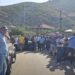 “Kam hedhur 1 milionë lekë tek toka”, banorët në Elbasan protestë për kanalin vaditës: Nuk kemi marr përkrahje nga shteti!