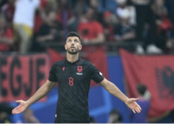 Protagonisti absolut i Kroaci-Shqipëri, Klaus Gjasula hyn në historinë e futbollit botëror