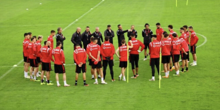 EURO 2024/ Njihuni me programin e Kombëtares në ditën e parë të grumbullimit në Kaiserau