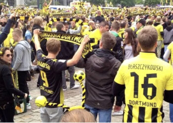 VIDEO/ Tifozët e Dortmundit ‘pushtojnë’ Londrën para finales me Realin