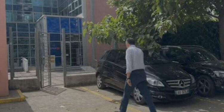 Ish-drejtor i Kadastrës, Artan Lame paraqitet në SPAK