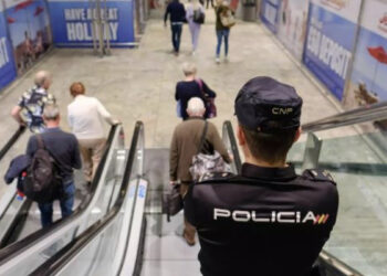 Arrestohet pasagjeri shqiptar, po përpiqej të kalonte në Irlandë me pasaportë italiane