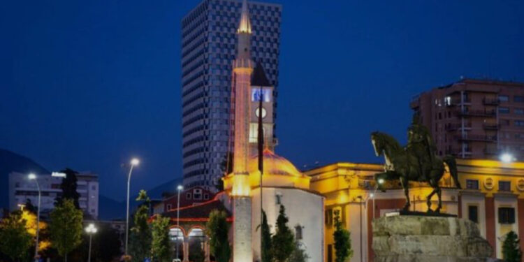 Media italiane “SiViaggia”: Udhëtim në kryeqytetin modern shqiptar, Tiranë