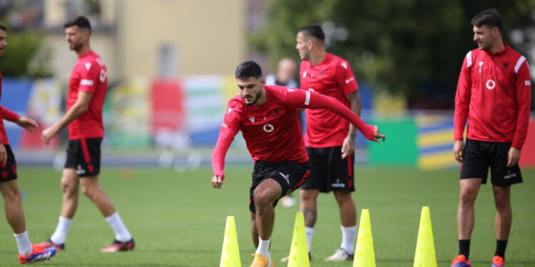 Euro 2024/ Kombëtarja stërvitet e plotë para sfidës me Kroacinë, njihuni me programin