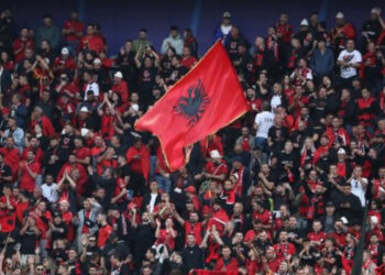 Gazetari gjerman ka mbetur pa fjalë: S’kam përjetuar kurrë një brohorimë si ajo e shqiptarëve