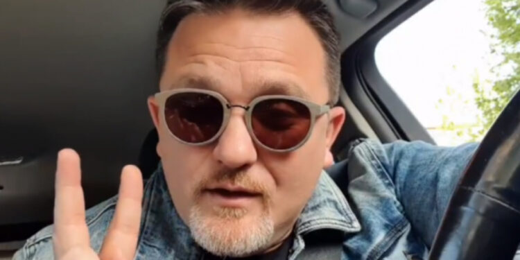 ‘U kryqëzua’ në rrjet për uljen e kokës, Juli: Ec përpara Elseid Hysaj