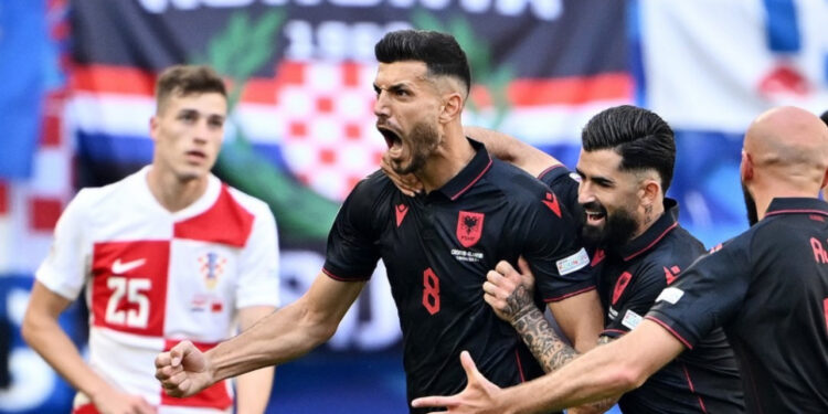 3 rekorde historike për Kombëtaren, Gjasula ‘kryefjalë’ e mediave të huaja