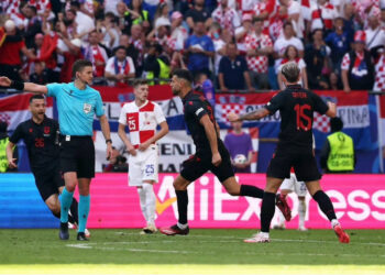 Pikantet e Kroaci-Shqipëri/ Kostumet që u rrëzuan dhe festa, ja çfarë s’u pa në TV