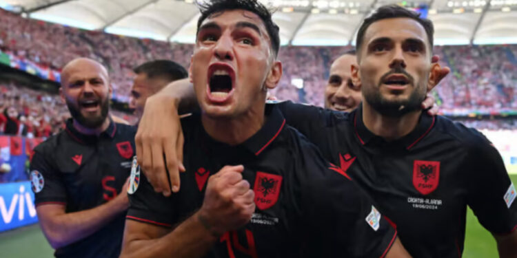 ‘New York Times’: Shqipëria po i bën rivalët të djersijnë në Grupin e Vdekjes