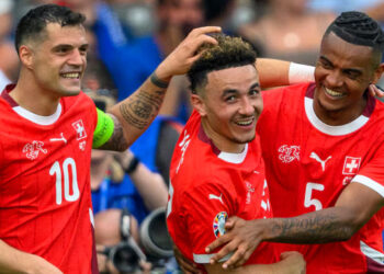 VIDEO/ Kampionët në fuqi turpërohen në Berlin, Zvicra kalon Italinë pa probleme