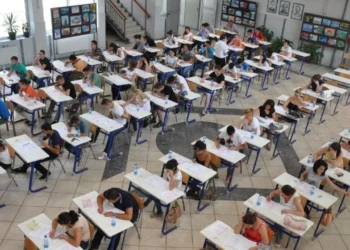 Provimi i lëndës Gjuhë Shqipe dhe Letërsi, del teza 30 minuta pasi maturantët kanë filluar testimin