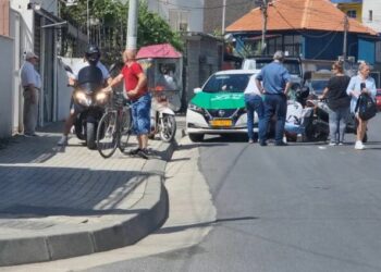 Aksident pranë spitalit të Traumës, makina përplaset me motorin