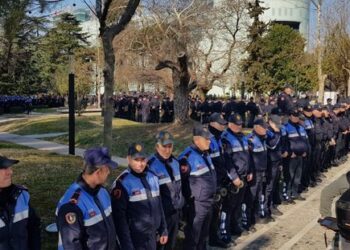 Investigimi i Rai 3/ Opozita proteston para Kuvendit, mobilizohet policia, rreth 400 efektivë në terren