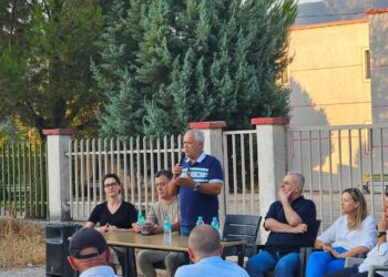 Noka, Leskaj dhe drejtuesit lokalë të PD takime me banorët në Kuc dhe Vranisht: Votoni Petro Gjikurinë, hordhitë e shtetit vijnë vetëm për t’iu shantazhuar dhe vjedhur