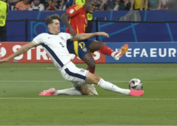 LIVE/ Spanja rrezikon me Williams, Stones neutralizon sulmuesin e “Furisë së Kuqe”