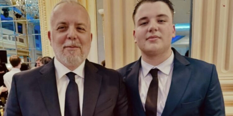 I biri feston sot ditëlindjen, Sokol Balla mesazh të ndjerë: Gëzuar Colin, djali im i vetëm dhe dashuria e parë prindërore!