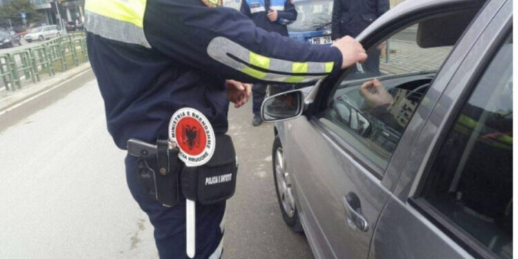 Policia e krimit dhe korupsionit bën bilancin: Mbi 11 mijë gjoba dhe 15 të arrestuar gjatë një jave në Tiranë