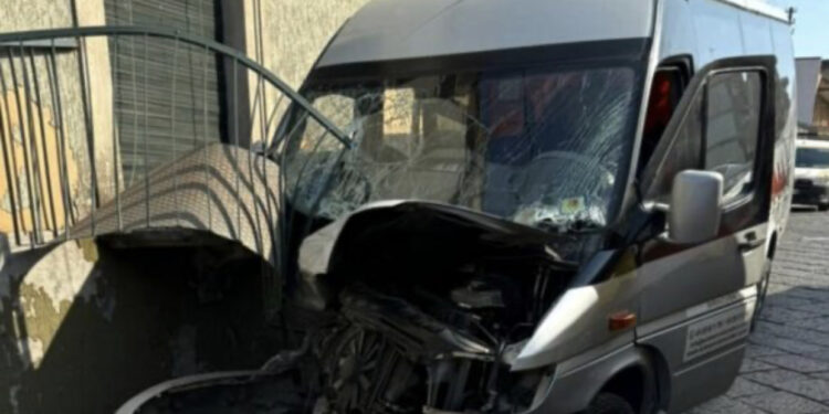 Aksidentohet autobusi me turistë nga Shqipëria në Itali, 16 të plagosur