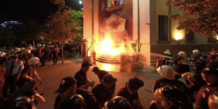 Noka: Nuk ka paqe sociale pa lirimin e Berishës dhe qeveri teknike